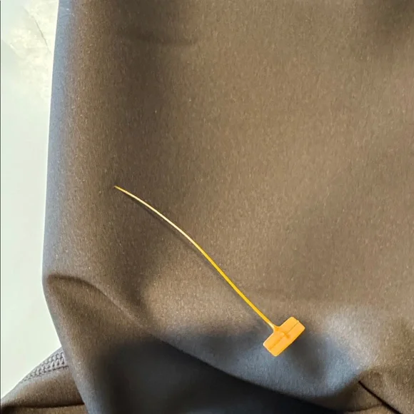 Alo Airlift Strength Extreme High-Waist 7/8 Legging - Espresso - Picture 5 of 11